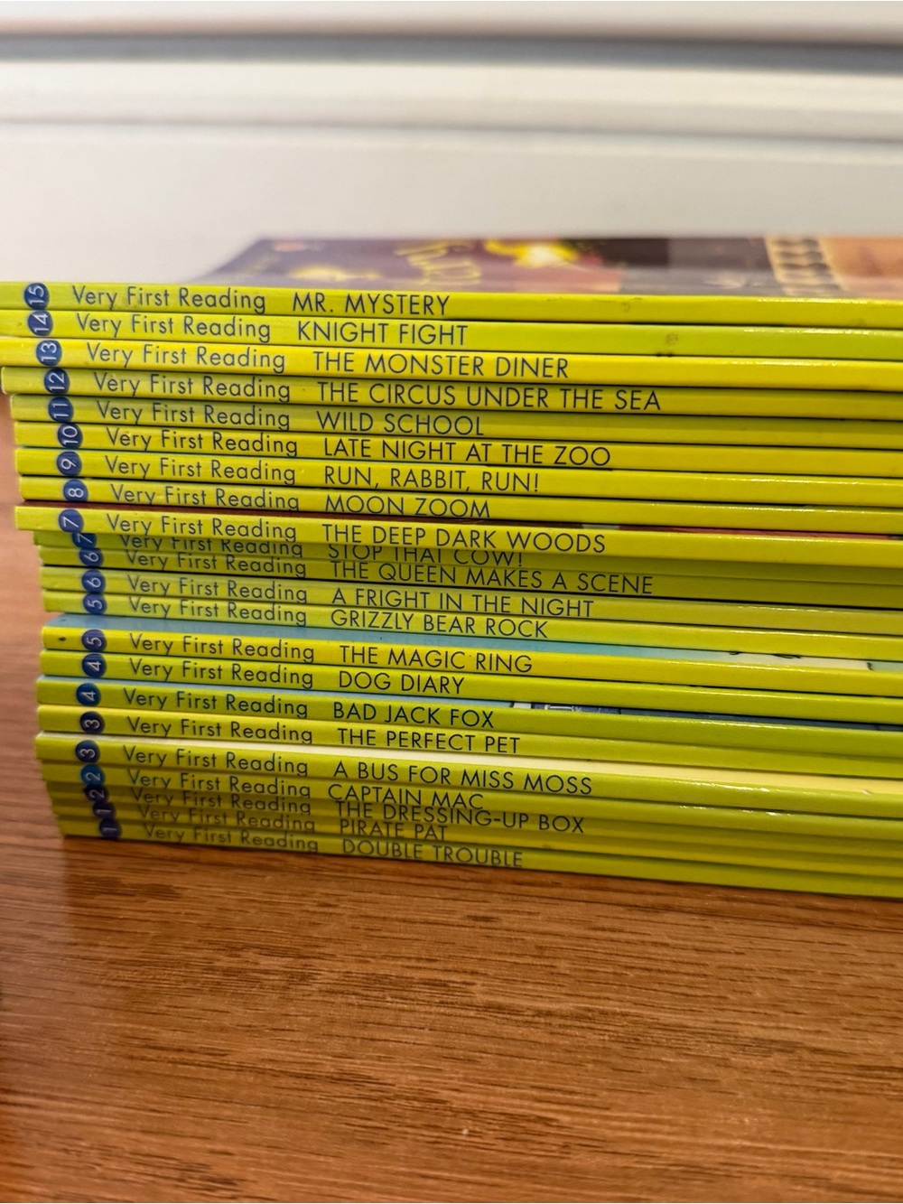 48 Usborne Leveled Readers - Picture 3 of 4